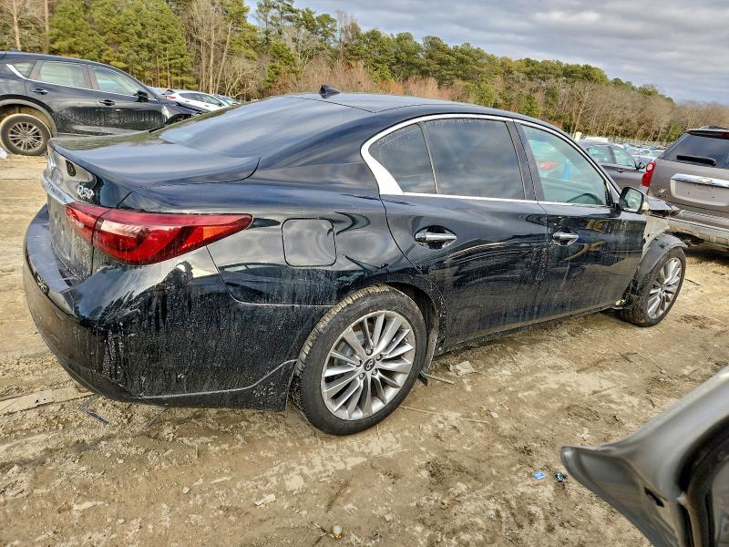 95127985 :رقم المزاد ، JN1EV7AR7JM439738 vin ، 2018 Infiniti Q50 Luxe مزاد بيع