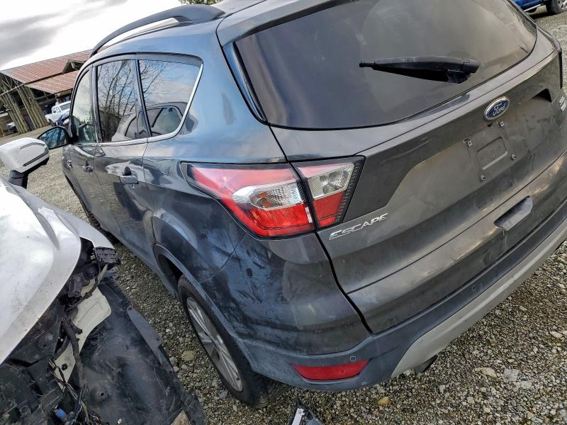 96822535 :رقم المزاد ، 1FMCU9HD8JUD24560 vin ، 2018 Ford Escape Sel مزاد بيع