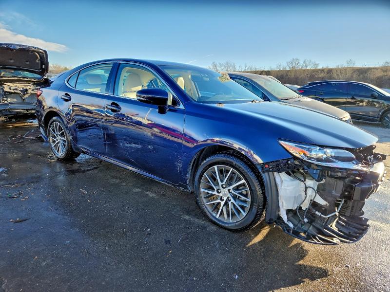 95762125 :رقم المزاد ، 58ABK1GG6JU083783 vin ، 2018 Lexus Es مزاد بيع