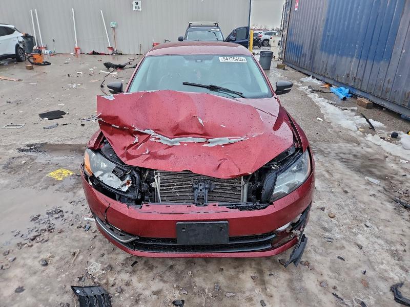 94170655 :رقم المزاد ، 1VWAT7A30FC118695 vin ، 2015 Volkswagen Passat مزاد بيع