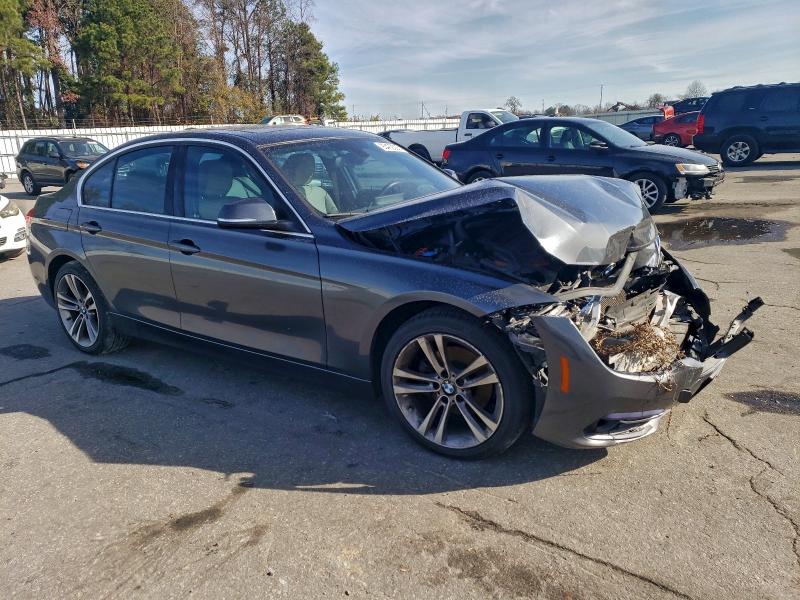 93439335 :رقم المزاد ، WBA8D9G52HNU58423 vin ، 2017 Bmw 330 مزاد بيع