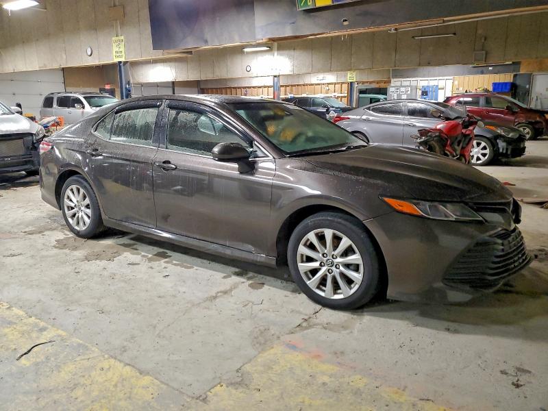 2018 Toyota Camry მანქანა იყიდება აუქციონზე, vin: 4T1B11HK5JU523103, აუქციონის ნომერი: 97228105