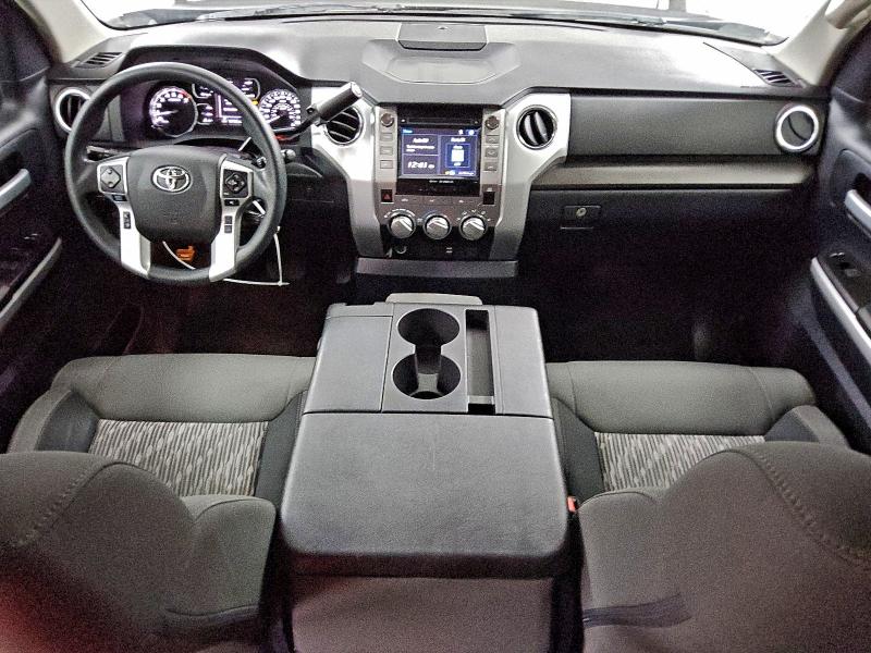 93184325 :رقم المزاد ، 5TFRM5F13JX131344 vin ، 2018 Toyota Tundra مزاد بيع