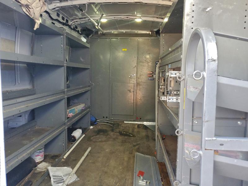 92946225 :رقم المزاد ، 1FTNR2CV3FKA22649 vin ، 2015 Ford Transit مزاد بيع