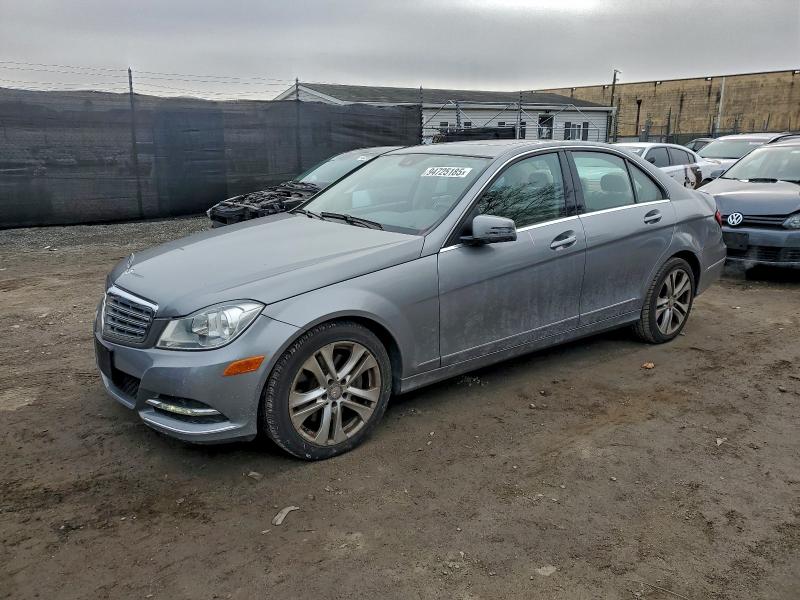 Продажа на аукционе авто 2013 Mercedes-benz C, vin: WDDGF8AB6DR288061, номер лота: 94725185