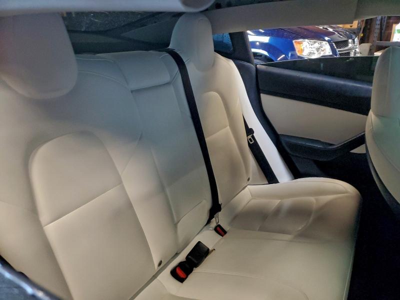 98588725 :رقم المزاد ، 5YJ3E1EB6KF421904 vin ، 2019 Tesla Model 3 مزاد بيع