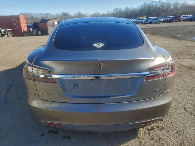 94387055 :رقم المزاد ، 5YJSA1V22FF097928 vin ، 2015 Tesla Model S مزاد بيع