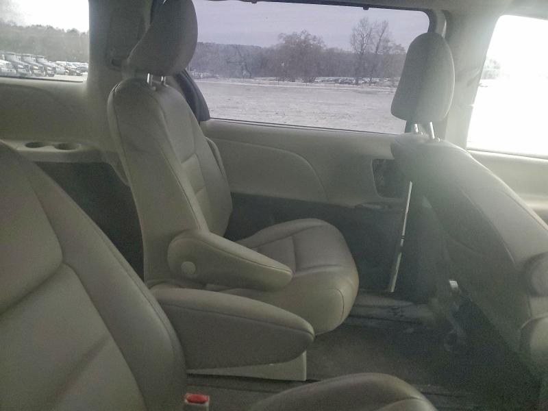 Продажа на аукционе авто 2019 Toyota Sienna Xle, vin: 5TDDZ3DC9KS226292, номер лота: 95211375