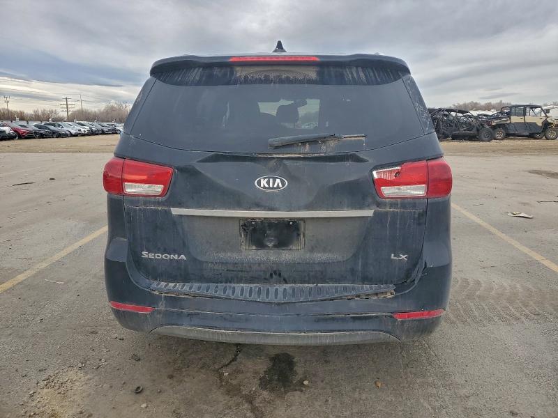 96123995 :رقم المزاد ، KNDMB5C11F6068200 vin ، 2015 Kia Sedona مزاد بيع