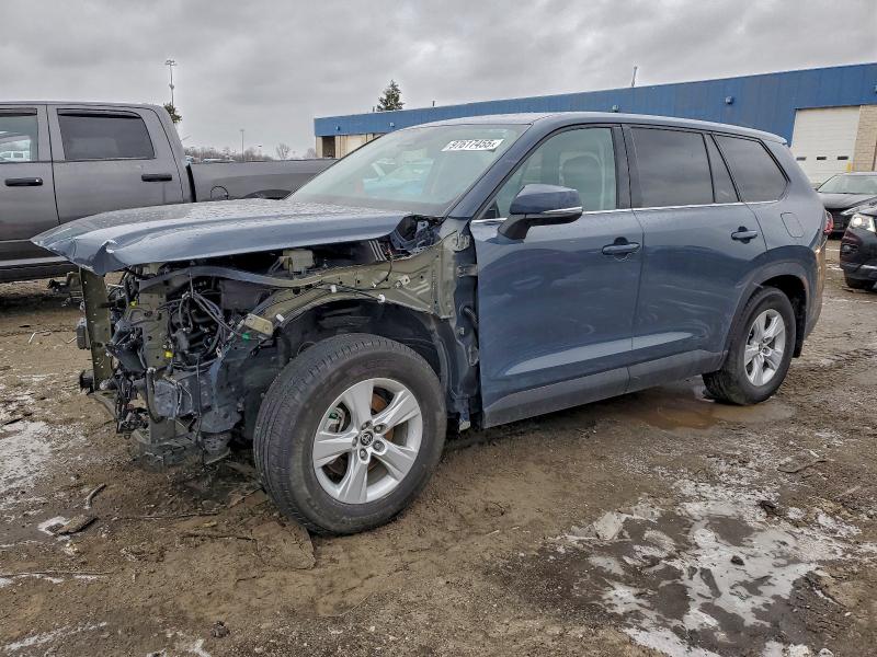 Продажа на аукционе авто 2025 Toyota Grand High, vin: 5TDAAAA5XSS030060, номер лота: 97617455