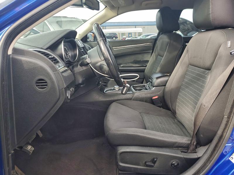 92504335 :رقم المزاد ، 2C3CCAAG7JH308810 vin ، 2018 Chrysler 300 مزاد بيع
