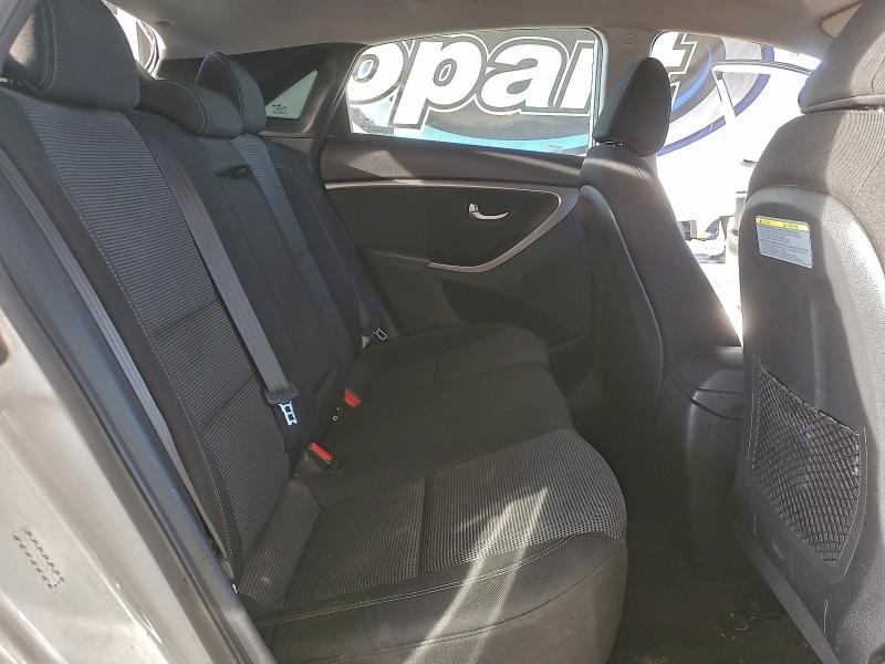 2017 Hyundai Elantra Gt მანქანა იყიდება აუქციონზე, vin: KMHD35LH7HU381529, აუქციონის ნომერი: 97357815