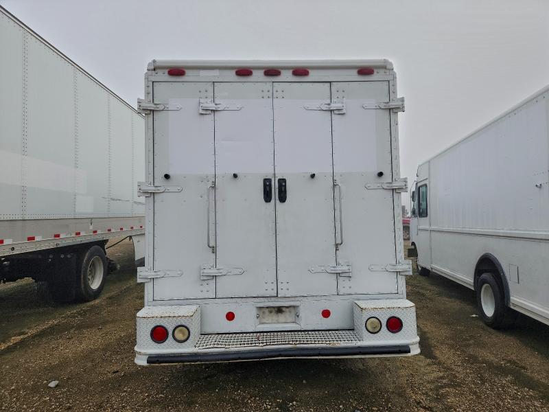 90648205 :رقم المزاد ، 1FCJE39L3YHA77527 vin ، 2000 Ford E350 مزاد بيع