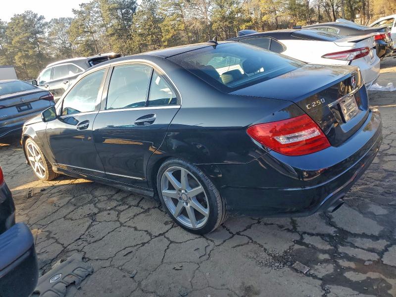 2014 Mercedes-benz C მანქანა იყიდება აუქციონზე, vin: WDDGF4HB1EG254136, აუქციონის ნომერი: 95405175