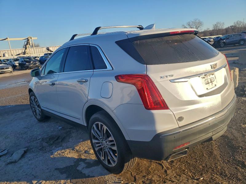 93992965 :رقم المزاد ، 1GYKNCRSXHZ114122 vin ، 2017 Cadillac Xt5 Premiu مزاد بيع