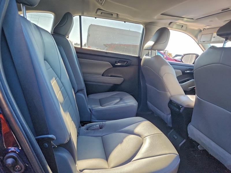 96332805 :رقم المزاد ، 5TDGZRBH6NS257423 vin ، 2022 Toyota Highlander مزاد بيع