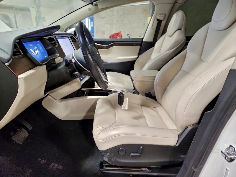 Продажа на аукционе авто 2017 Tesla Model X, vin: 5YJXCAE21HF076670, номер лота: 95141895