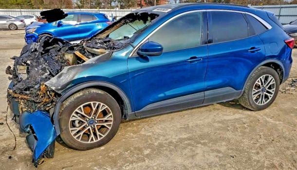 Продаж на аукціоні авто 2020 Ford Escape, vin: 1FMCU9H63LUB46805, номер лоту: 96092025
