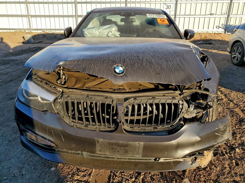 97210965 :رقم المزاد ، WBAJB1C59JB084611 vin ، 2018 Bmw 530xe مزاد بيع