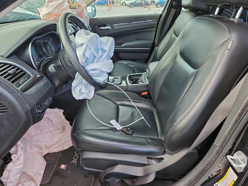 95294365 :رقم المزاد ، 2C3CCAAG3HH516256 vin ، 2017 Chrysler 300 مزاد بيع