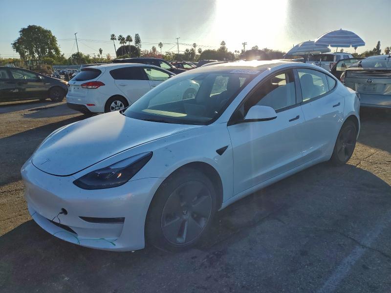 96493915 :رقم المزاد ، 5YJ3E1EB7NF331553 vin ، 2022 Tesla Model 3 مزاد بيع