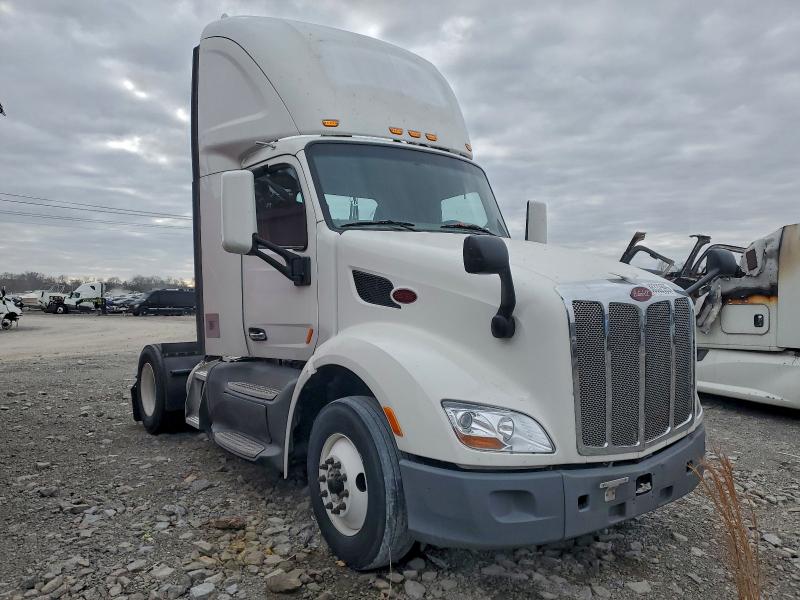 Продаж на аукціоні авто 2018 Peterbilt 579, vin: 1XPBA48X3JD477710, номер лоту: 86332595
