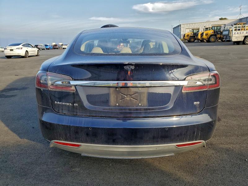 2014 Tesla Model S მანქანა იყიდება აუქციონზე, vin: 5YJSA1S10EFP55756, აუქციონის ნომერი: 97535475
