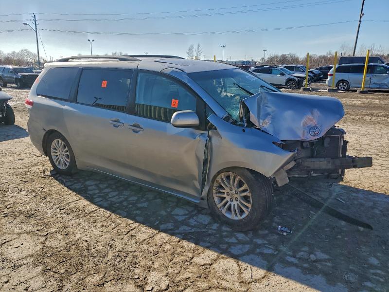 95147905 :رقم المزاد ، 5TDYK3DC7DS356550 vin ، 2013 Toyota Sienna مزاد بيع