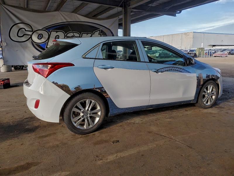 2017 Hyundai Elantra Gt მანქანა იყიდება აუქციონზე, vin: KMHD35LH7HU381529, აუქციონის ნომერი: 97357815