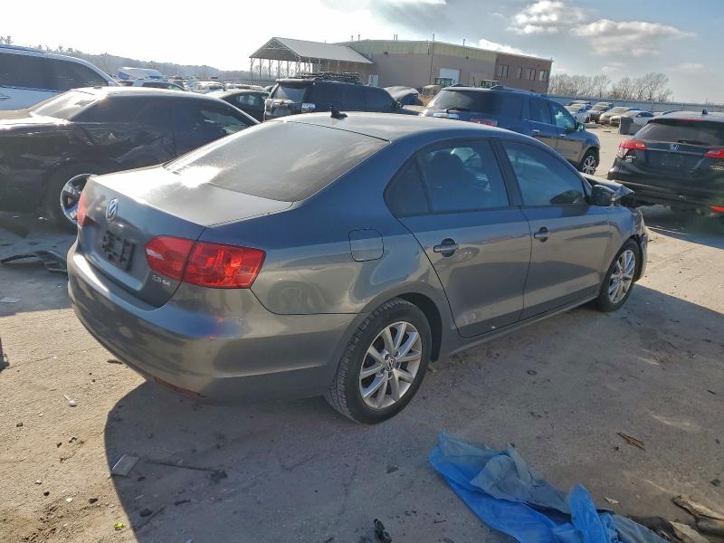 96570555 :رقم المزاد ، 3VWBZ7AJ2BM048191 vin ، 2011 Volkswagen Jetta مزاد بيع