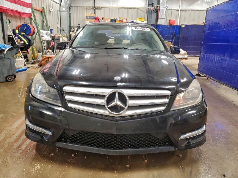 2012 Mercedes-benz C მანქანა იყიდება აუქციონზე, vin: WDDGF4HB3CR238893, აუქციონის ნომერი: 70048555