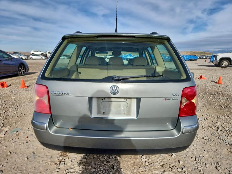 95780055 :رقم المزاد ، WVWYU63B15E106877 vin ، 2005 Volkswagen Passat مزاد بيع