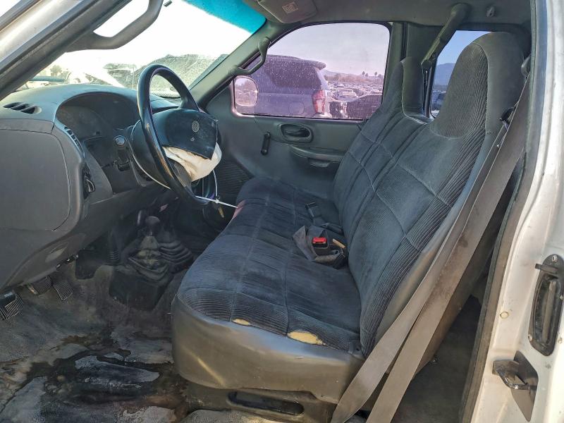 Auction sale of the 2000 Ford F150, vin: 1FTRX18W4YNB17399, lot number: 95997265