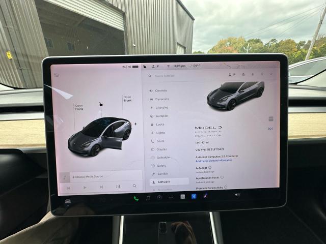99081765 :رقم المزاد ، 5YJ3E1EB1JF119421 vin ، 2018 Tesla Model 3 مزاد بيع
