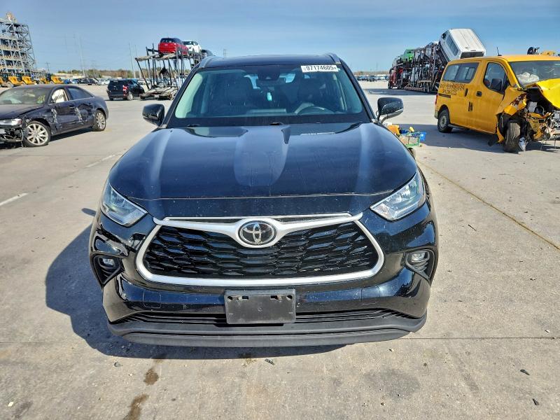 2020 Toyota Highlander მანქანა იყიდება აუქციონზე, vin: 5TDGZRAH4LS000131, აუქციონის ნომერი: 97174605