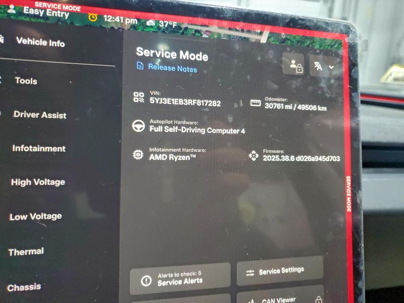 94880795 :رقم المزاد ، 5YJ3E1EB3RF817282 vin ، 2024 Tesla Model 3 مزاد بيع