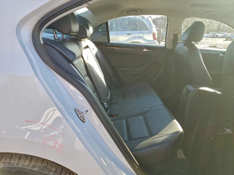 95443645 :رقم المزاد ، 3VWL17AJ5HM225529 vin ، 2017 Volkswagen Jetta مزاد بيع