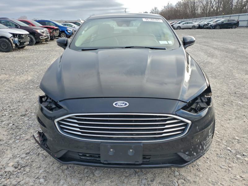96180305 :رقم المزاد ، 3FA6P0G70KR217808 vin ، 2019 Ford Fusion مزاد بيع
