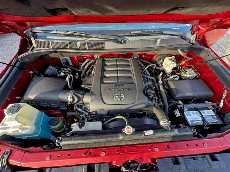 95033875 :رقم المزاد ، 5TFHY5F11JX739475 vin ، 2018 Toyota Tundra Cre مزاد بيع