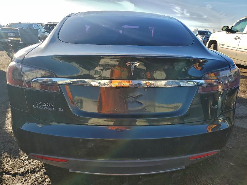 98007665 :رقم المزاد ، 5YJSA1S18EFP50997 vin ، 2014 Tesla Model S مزاد بيع