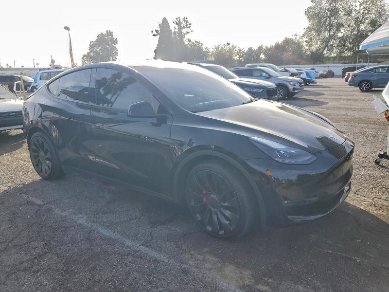 97204915 :رقم المزاد ، 7SAYGDEF0NF530581 vin ، 2022 Tesla Model Y مزاد بيع