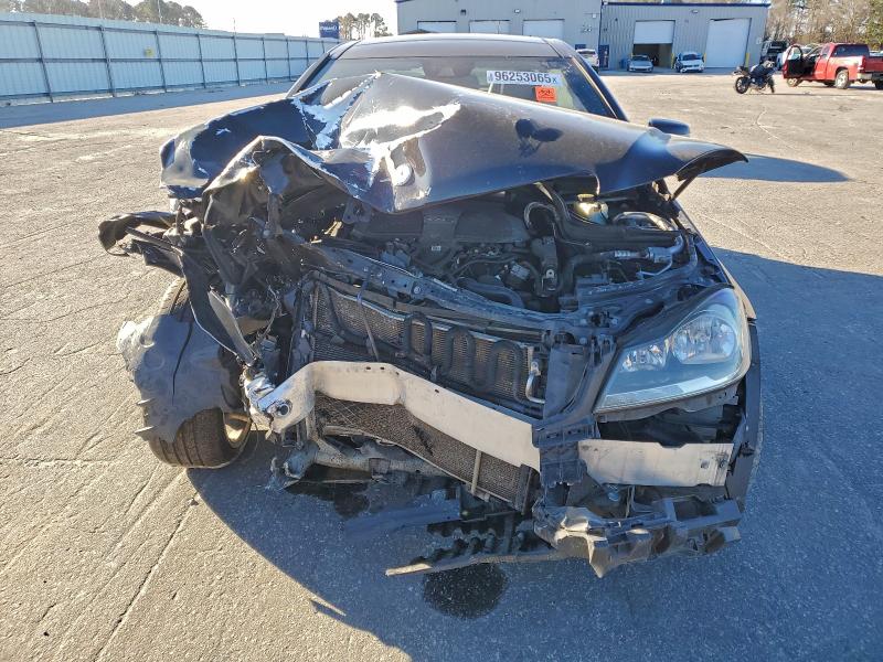 96253065 :رقم المزاد ، WDDGJ5HB5EG248215 vin ، 2014 Mercedes-benz C مزاد بيع