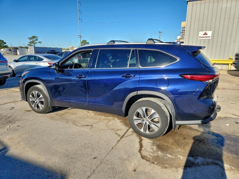 96332805 :رقم المزاد ، 5TDGZRBH6NS257423 vin ، 2022 Toyota Highlander مزاد بيع