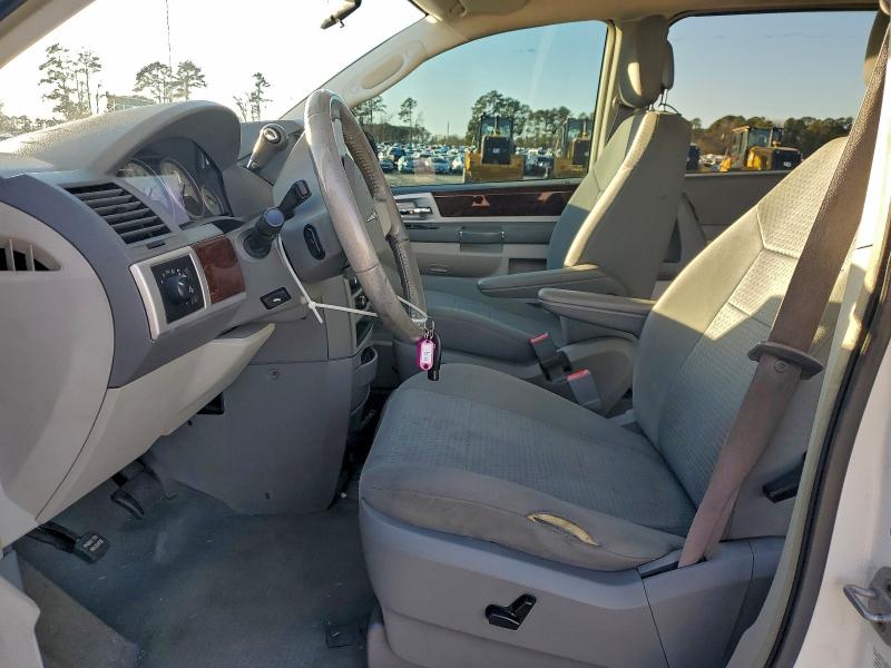 Продажа на аукционе авто 2010 Chrysler Town & Cou, vin: 2A4RR5D14AR305595, номер лота: 97207135