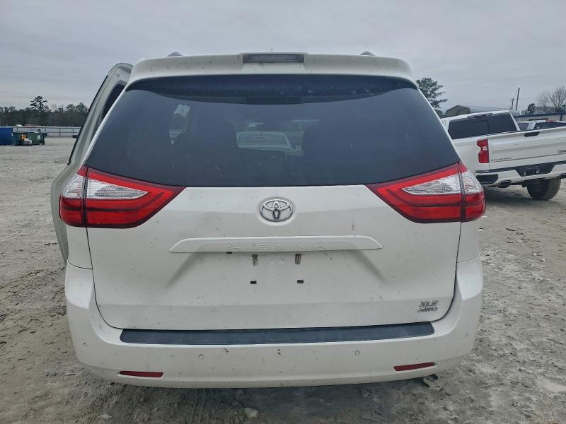Продажа на аукционе авто 2019 Toyota Sienna Xle, vin: 5TDDZ3DC9KS226292, номер лота: 95211375