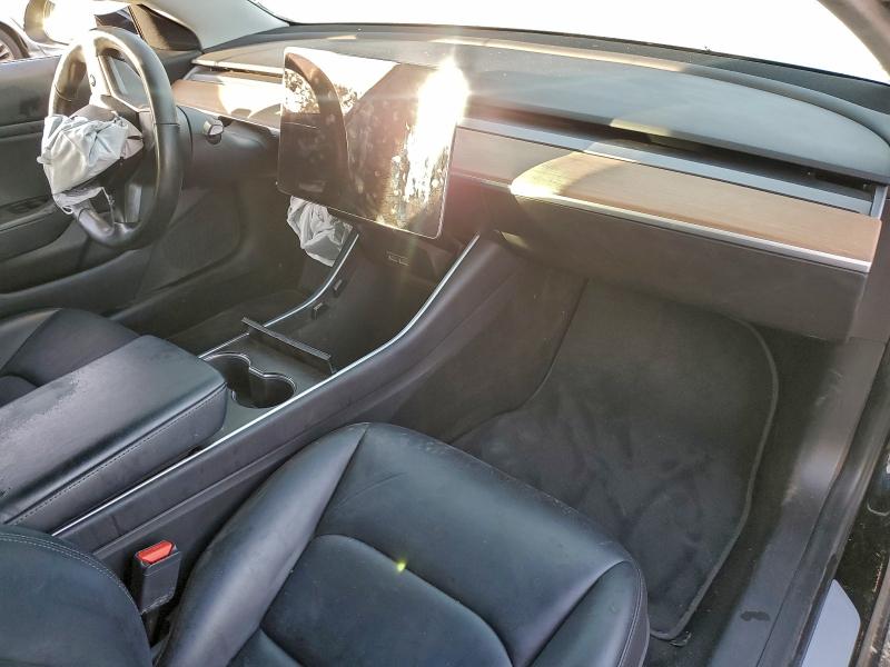 97795255 :رقم المزاد ، 5YJ3E1EB8KF196983 vin ، 2019 Tesla Model 3 مزاد بيع