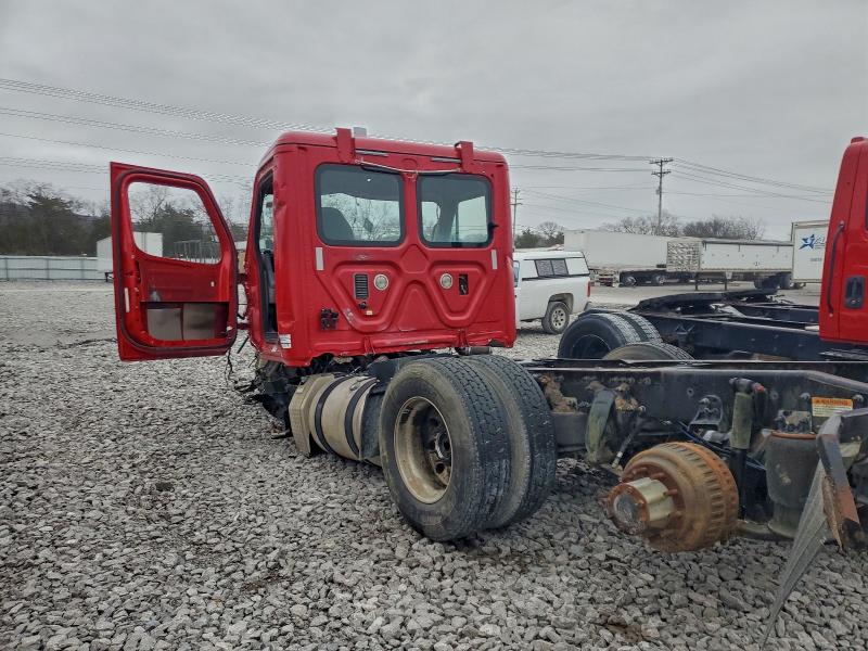 Продаж на аукціоні авто 2015 Freightliner Cascadia 1, vin: 3AKJGEDV6FSGJ6926, номер лоту: 84729065