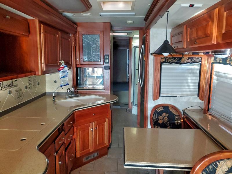 96969705 :رقم المزاد ، 1RF43564X62038521 vin ، 2006 Roadmaster Rail Mtrhm مزاد بيع