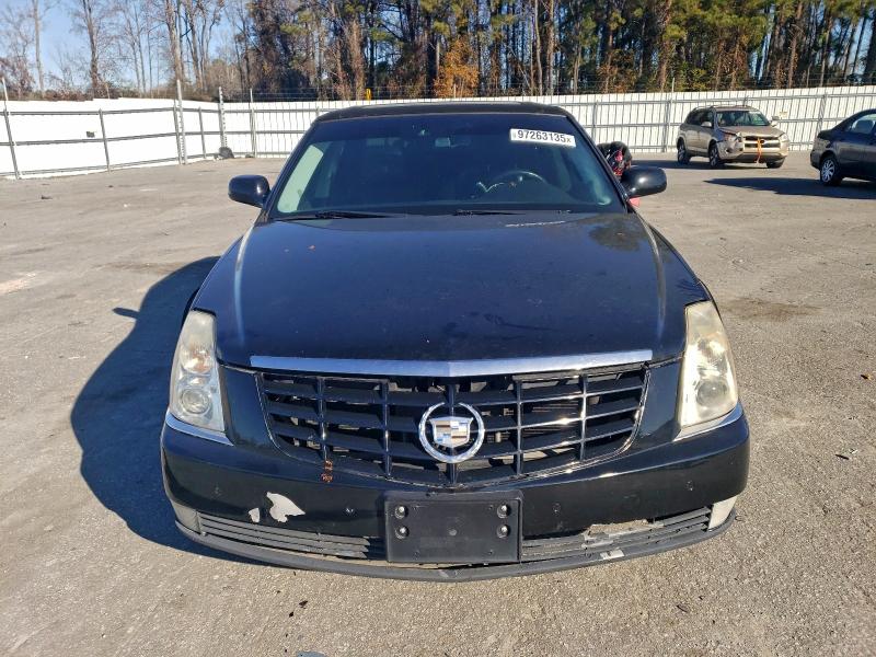 Продажа на аукционе авто 2011 Cadillac Dts, vin: 1G6KH5E66BU106799, номер лота: 97263135