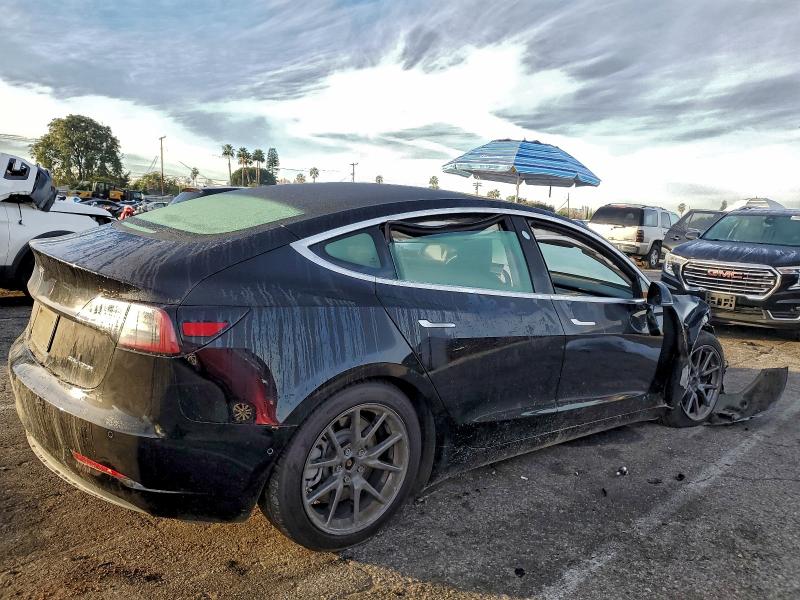 97795255 :رقم المزاد ، 5YJ3E1EB8KF196983 vin ، 2019 Tesla Model 3 مزاد بيع